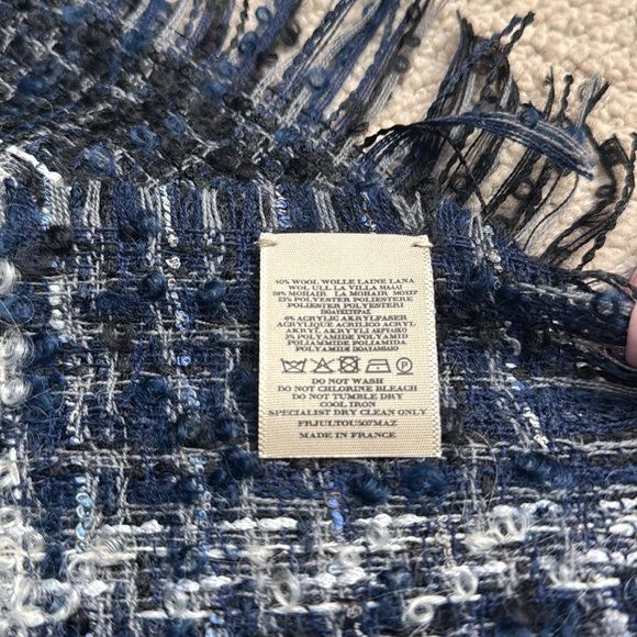 NWT-Burberry scarf🧣 - Picture 3 of 5